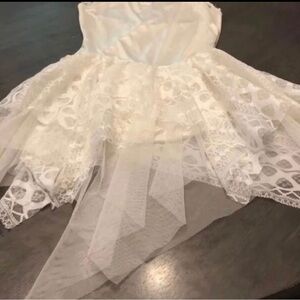 Halloween/Dressup Ivory Small Woman/Girls Large dress (tag removed) & Mask.